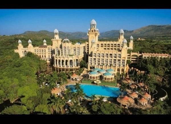 Sun City, Nam Phi - phim “Blended” Sun City, Nam Phi - phim “Blended”
