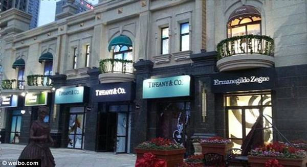 Hãng trang sức Tiffany&Co bị nhái thành Tifeany&Co.