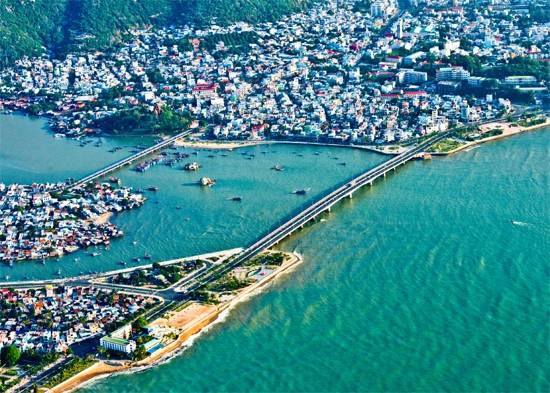 Phố biển Nha Trang nhìn từ trên cao