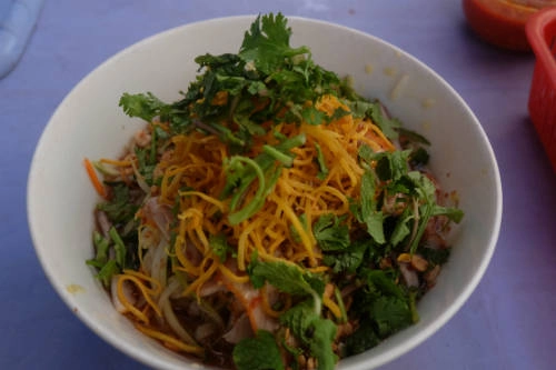 Món phở chua Lạng Sơn với màu sắc bắt mắt luôn là một món ăn hấp dẫn. Món phở chua Lạng Sơn với màu sắc bắt mắt luôn là một món ăn hấp dẫn.
