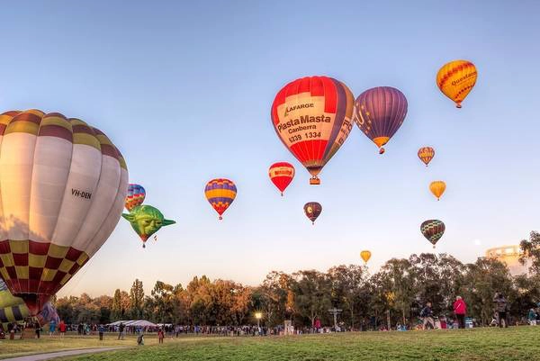 Canberra được coi là “thủ phủ của những điều thú vị”, và ẩm thực của Melbourne đem lại cho du khách một trải nghiệm khó quên. Ảnh: Lyndensmith. Canberra được coi là “thủ phủ của những điều thú vị”, và ẩm thực của Melbourne đem lại cho du khách một trải nghiệm khó quên. Ảnh: Lyndensmith.