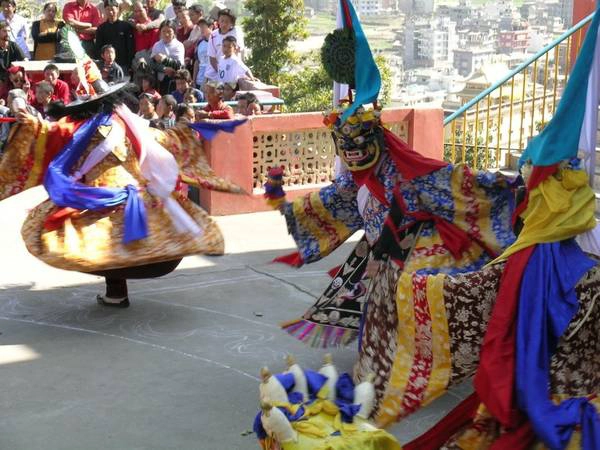 Nepal, Bhutan, Tây Tạng: Năm mới Tây Tạng được gọi là Losar, diễn ra vào ngày đầu tiên của năm theo lịch Tây Tạng. Đây là dịp để loại bỏ những điều xấu của năm cũ để mọi thứ hanh thông tốt lành cho năm mới. Ảnh: J.M. Jackson. Nepal, Bhutan, Tây Tạng: Năm mới Tây Tạng được gọi là Losar, diễn ra vào ngày đầu tiên của năm theo lịch Tây Tạng. Đây là dịp để loại bỏ những điều xấu của năm cũ để mọi thứ hanh thông tốt lành cho năm mới. Ảnh: J.M. Jackson.