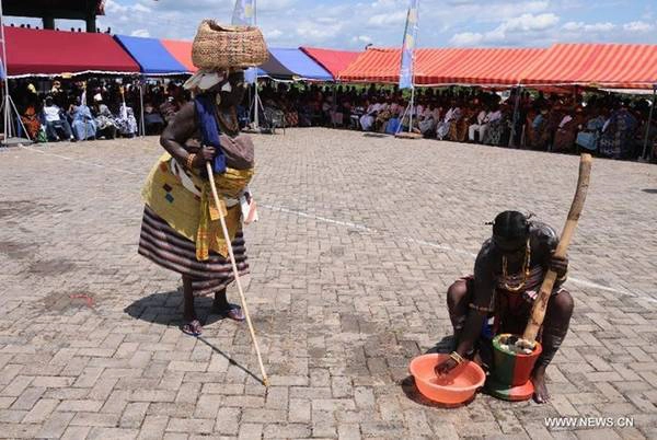 Homowo, Ghana: Lễ Homowo trước đây được tổ chức để đánh dấu điểm kết thúc của một thời kỳ đói kém của người Ga, với súp hạt dẻ, cá và món Kpokoi truyền thống. Lễ hội diễn ra vào khoảng tháng 8, tháng 9, với những điệu nhảy, bài hát truyền thống, cùng màn biểu diễn trống ấn tượng. Ảnh: News. Homowo, Ghana: Lễ Homowo trước đây được tổ chức để đánh dấu điểm kết thúc của một thời kỳ đói kém của người Ga, với súp hạt dẻ, cá và món Kpokoi truyền thống. Lễ hội diễn ra vào khoảng tháng 8, tháng 9, với những điệu nhảy, bài hát truyền thống, cùng màn biểu diễn trống ấn tượng. Ảnh: News.