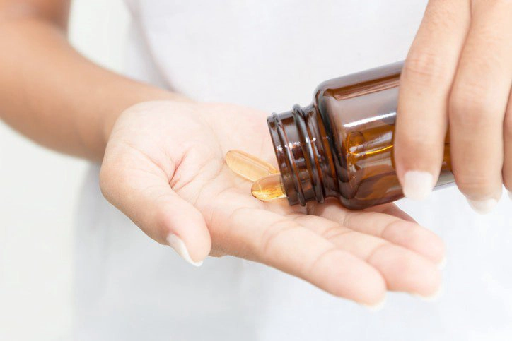 phụ nữ cho con bú uống được vitamin e không