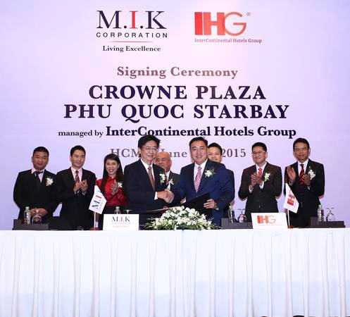 Crowne Plaza Phú Quốc Starbay chắc chắn là điểm hẹn của doanh nhân và sự kiện khi đưa vào hoạt động năm 2017. Crowne Plaza Phú Quốc Starbay chắc chắn là điểm hẹn của doanh nhân và sự kiện khi đưa vào hoạt động năm 2017.