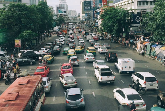 Bangkok thường xuyên tắc đường nên bạn cần lựa chọn phương tiện đi lại hợp lý. Bangkok thường xuyên tắc đường nên bạn cần lựa chọn phương tiện đi lại hợp lý.