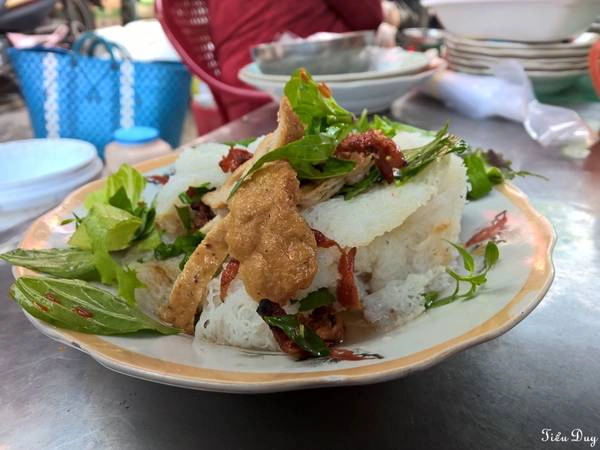 Bánh hỏi thịt heo chả cá. Ảnh: Tiểu Duy