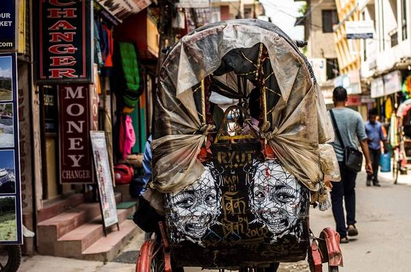 Có thể ví Leh như Hà Giang của Việt Nam, nơi ta đi qua cũng có những đứa trẻ giơ tay ra chào, nơi mà mỗi buổi sáng thức dậy nụ cười lời chào luôn ở trên khuôn mặt mọi người. Chắc chắn ngày nào đó tôi sẽ trở lại mảnh đất này một lần nữa.