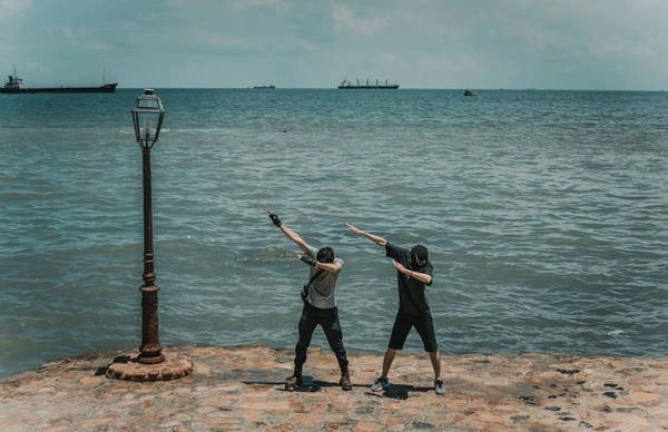 Vũng Tàu vốn là điểm đến hấp dẫn được giới trẻ yêu thích với vẻ đẹp thiên nhiên cùng nhiều điểm du lịch thú vị, cho những bức ảnh lung linh. Đến Vũng Tàu bạn có thể ghé thăm các địa điểm nổi tiếng như núi Lớn, hồ Đá Xanh, hải đăng trên núi Nhỏ, núi Dinh... Vũng Tàu vốn là điểm đến hấp dẫn được giới trẻ yêu thích với vẻ đẹp thiên nhiên cùng nhiều điểm du lịch thú vị, cho những bức ảnh lung linh. Đến Vũng Tàu bạn có thể ghé thăm các địa điểm nổi tiếng như núi Lớn, hồ Đá Xanh, hải đăng trên núi Nhỏ, núi Dinh...