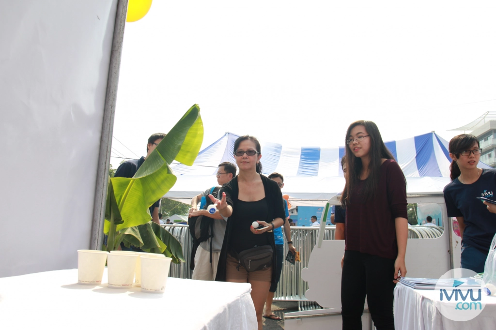 Chỉ cần tham gia trò chơi thì khách hàng sẽ có cơ hội nhận quà đến từ iVIVU.com, với giải thưởng cao nhất là 2 đêm nghỉ dưỡng tại khách sạn 4 sao trên khắp Việt Nam. Chỉ cần tham gia trò chơi thì khách hàng sẽ có cơ hội nhận quà đến từ iVIVU.com, với giải thưởng cao nhất là 2 đêm nghỉ dưỡng tại khách sạn 4 sao trên khắp Việt Nam.