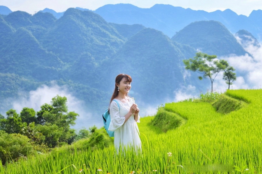 Đến với Pù Luông những bon chen, bừa bộn, khói bụi của cuộc sống đời thường không còn nữa, thay vào đó là không khí trong lành, mát mẻ, dễ chịu. Sâu thẳm tâm hồn bạn sẽ thực sự hòa mình vào thiên nhiên bình yên đến lạ. Đến với Pù Luông những bon chen, bừa bộn, khói bụi của cuộc sống đời thường không còn nữa, thay vào đó là không khí trong lành, mát mẻ, dễ chịu. Sâu thẳm tâm hồn bạn sẽ thực sự hòa mình vào thiên nhiên bình yên đến lạ.