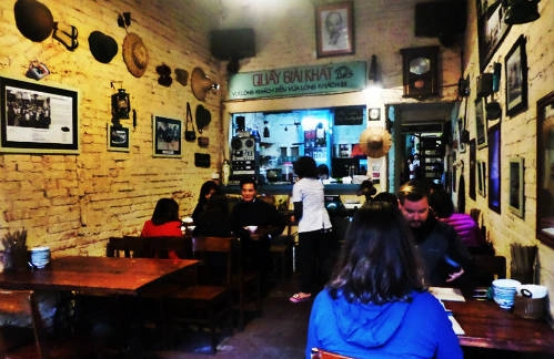 quan-an-goi-nho-thoi-bao-cap-o-ha-noi-ivivu-3