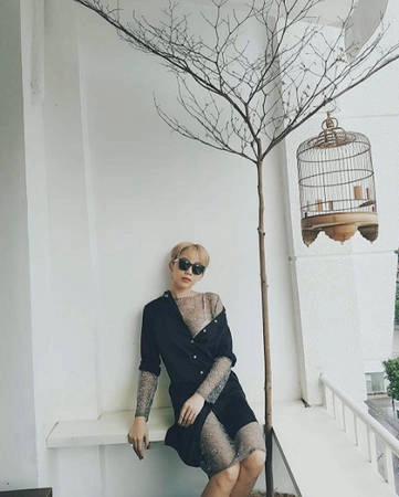 Tóc Tiên tạo dáng ở góc "hot" nhất ở quán. Thinker and Dreamer còn là "thiên đường sống ảo" cho các bạn trẻ khi có rất nhiều góc đẹp, ánh sáng tốt để chụp hình. Tóc Tiên tạo dáng ở góc "hot" nhất ở quán. Thinker and Dreamer còn là "thiên đường sống ảo" cho các bạn trẻ khi có rất nhiều góc đẹp, ánh sáng tốt để chụp hình.