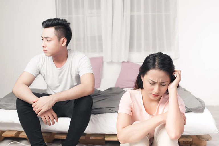 quan hệ lần đầu bị chảy máu nhiều ngày