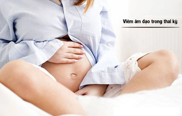 quan hệ ra máu khi mang thai