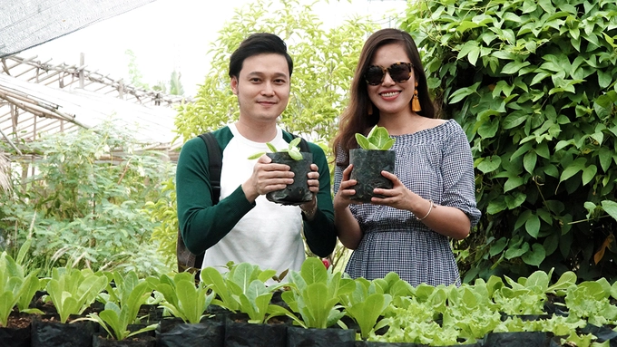 Thích những món từ rau, nên Quang Vinh không quên ghé chân tại một nhà hàng chuyến các món ăn organic (hữu cơ). Thích những món từ rau, nên Quang Vinh không quên ghé chân tại một nhà hàng chuyến các món ăn organic (hữu cơ).