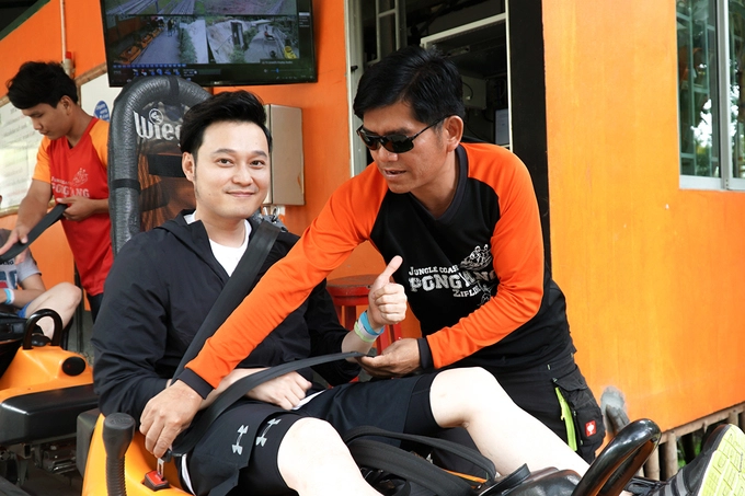 Một trong những trải nghiệm bạn nhất định phải thử ở Chiang Mai là các trò chơi mạo hiểm. Đây cũng là hoạt động hút khách bậc nhất tại Chiang Mai hiện nay. Bạn có thể tham gia vào các trò như: zipline, trượt xe coster, đạp xe đạp trên dây... Một trong những trải nghiệm bạn nhất định phải thử ở Chiang Mai là các trò chơi mạo hiểm. Đây cũng là hoạt động hút khách bậc nhất tại Chiang Mai hiện nay. Bạn có thể tham gia vào các trò như: zipline, trượt xe coster, đạp xe đạp trên dây...