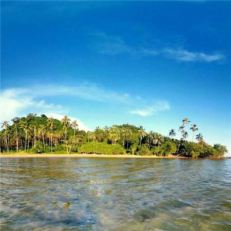 Trông Koh Tonsay như bối cảnh cho bộ phim Robinson ngoài đảo hoang. (Ảnh: Instagram) Trông Koh Tonsay như bối cảnh cho bộ phim Robinson ngoài đảo hoang. (Ảnh: Instagram)
