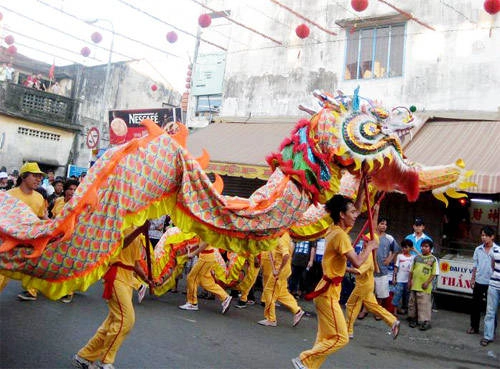 ram-thang-gieng-den-binh-duong-ruoc-kieu-ba-thien-hau-ivivu-13