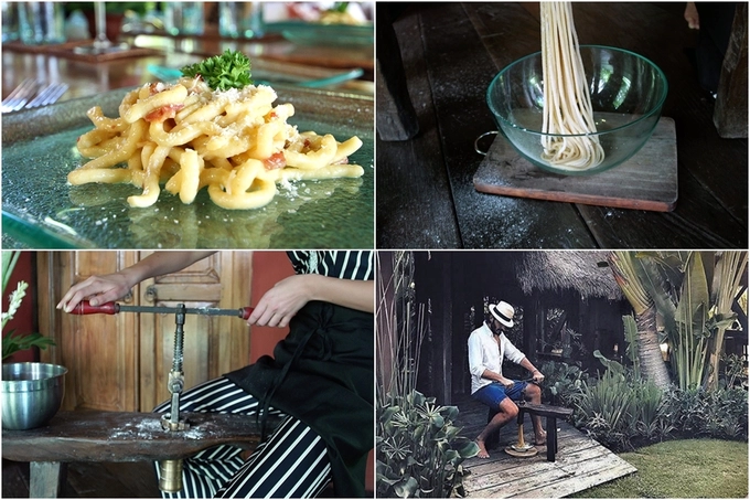 Ngoài ra, bạn còn được trải nghiệm làm món mỳ bigoli thủ công đặc trưng vùng đông bắc Italy bằng công cụ được mang về từ Veneto (Italy). Loại pasta này thường ăn với sốt cà chua hay sốt cá cơm. Tuy nhiên, đầu bếp đã biến tấu bằng cách pha trộn hương vị địa phương và Italy truyền thống rồi nấu với vịt lạ miệng, gây ấn tượng với du khách. Ngoài ra, bạn còn được trải nghiệm làm món mỳ bigoli thủ công đặc trưng vùng đông bắc Italy bằng công cụ được mang về từ Veneto (Italy). Loại pasta này thường ăn với sốt cà chua hay sốt cá cơm. Tuy nhiên, đầu bếp đã biến tấu bằng cách pha trộn hương vị địa phương và Italy truyền thống rồi nấu với vịt lạ miệng, gây ấn tượng với du khách.