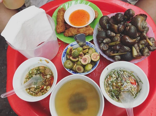 ret-cam-cam-chieu-ve-chi-em-nho-ru-nhau-qua-5-quan-oc-nong-ngon-co-tieng-o-ha-noi-ivivu-14