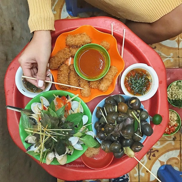 ret-cam-cam-chieu-ve-chi-em-nho-ru-nhau-qua-5-quan-oc-nong-ngon-co-tieng-o-ha-noi-ivivu-4