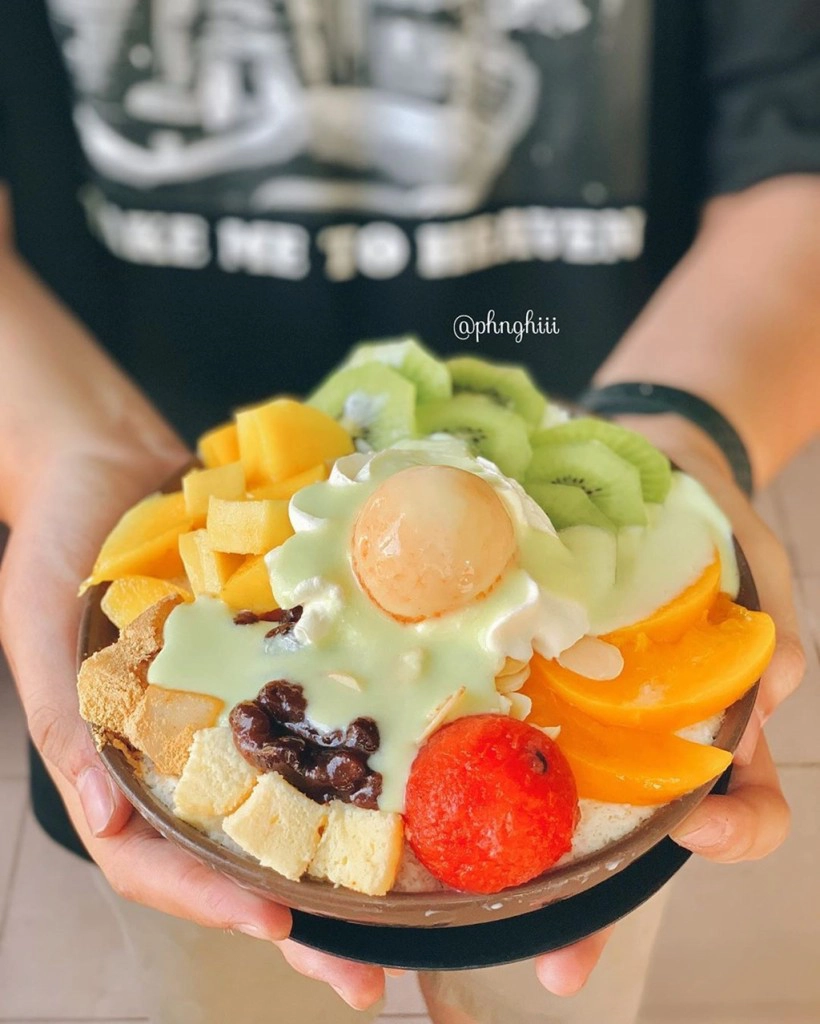 ru-hoi-ban-an-bingsu-mat-lanh-tai-4-dia-diem-o-tphcm-ivivu-10