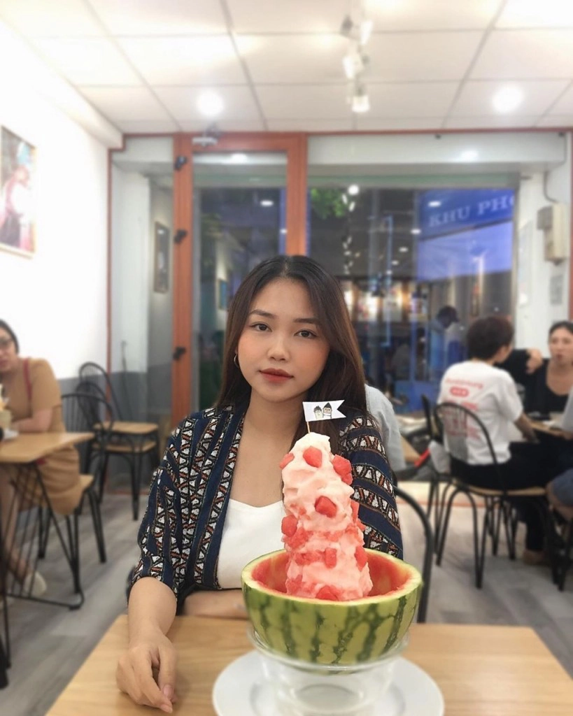 ru-hoi-ban-an-bingsu-mat-lanh-tai-4-dia-diem-o-tphcm-ivivu-2