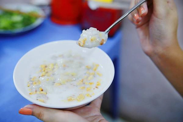 Chè chuối nướng.