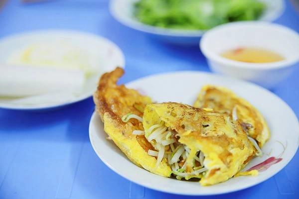 Bạn có thể ăn bánh xèo riêng như thế này...