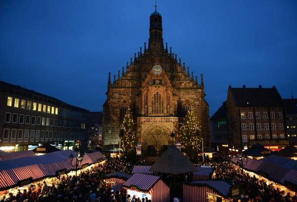 Khu chợ Giáng sinh nổi tiếng của Nuremberg có tên gọi là Christkindlesmarkt