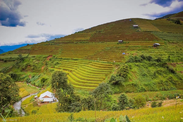 Đây cũng là thời điểm tiết trời ôn hòa hơn, tạo điều kiện lý tưởng để các phượt thủ chinh phục những cung đường núi hiểm trở, chạm đến khung cảnh hùng vĩ, hoang sơ của đất trời.