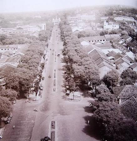 Đại lộ Nguyễn Huệ năm 1955 (Đại lộ Charner)