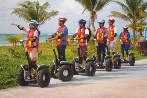 Segway cho khách thích tự khám phá Segway cho khách thích tự khám phá