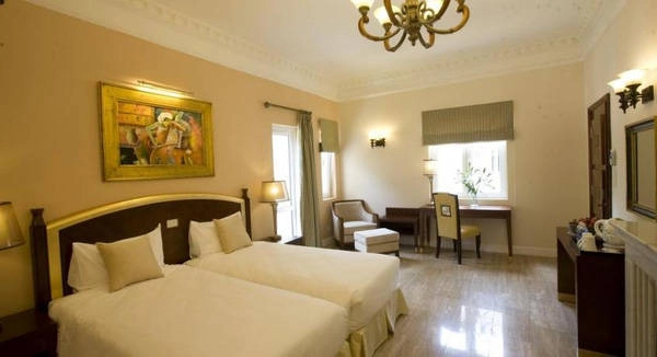 sao-phai-di-bien-khi-tren-nui-cung-co-nhung-resort-dep-nhu-mo-tien-nghi-bat-ngo-the-nay-ivivu-28