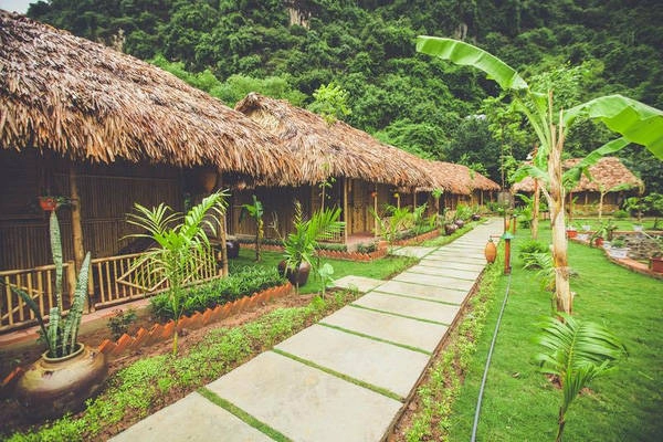 Mở cửa phòng ra là bạn đã có thể đón cả thiên nhiên vào nhà với cây xanh, với gió trời, với hương lúa thoang thoảng dịu dàng. Ảnh: @high society boho Mở cửa phòng ra là bạn đã có thể đón cả thiên nhiên vào nhà với cây xanh, với gió trời, với hương lúa thoang thoảng dịu dàng. Ảnh: @high society boho