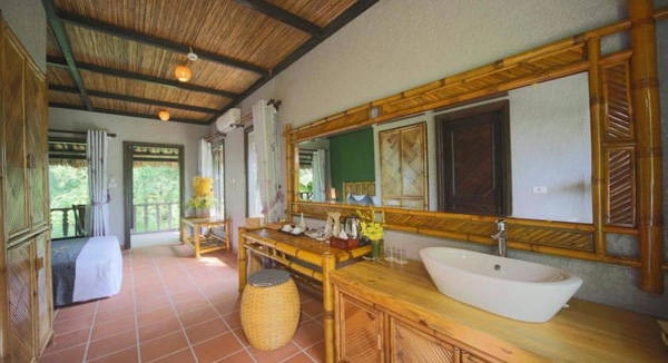 Những thiết kế và đồ trang trí rất mộc của Ecolodge được du khách rất yêu thích. Những thiết kế và đồ trang trí rất mộc của Ecolodge được du khách rất yêu thích.