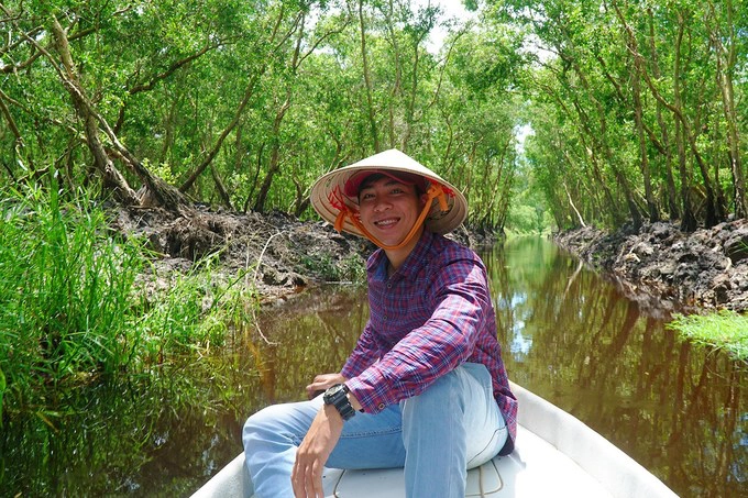 Theo các lái thuyền, rừng tràm đông khách tham quan vào cuối tuần, ngày trong tuần rất vắng. Theo các lái thuyền, rừng tràm đông khách tham quan vào cuối tuần, ngày trong tuần rất vắng.