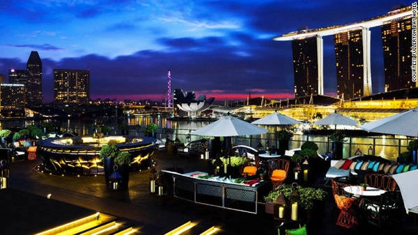 ivivu-singapore-fullerton-bay-bar-skyline-view-horizontal-gallery