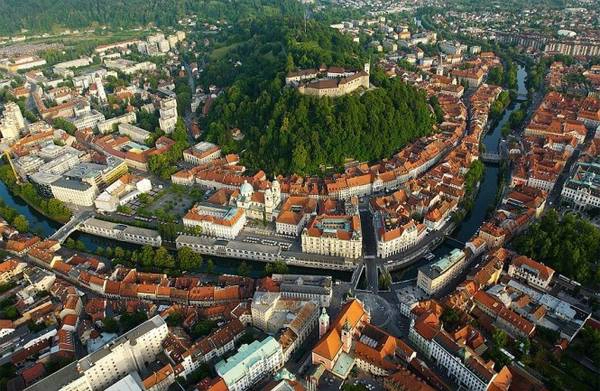 Lâu đài Ljubljana, trung tâm của thủ đô Ljubljana - Ảnh: wordpress Lâu đài Ljubljana, trung tâm của thủ đô Ljubljana - Ảnh: wordpress