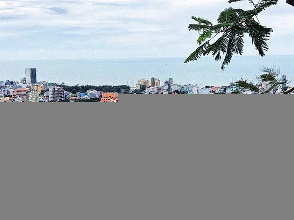 Nơi đây cho ta những góc nhìn khác nhau về phía biển. Một nơi tuyệt vời để bắt đầu một ngày mới. Nơi đây cho ta những góc nhìn khác nhau về phía biển. Một nơi tuyệt vời để bắt đầu một ngày mới.