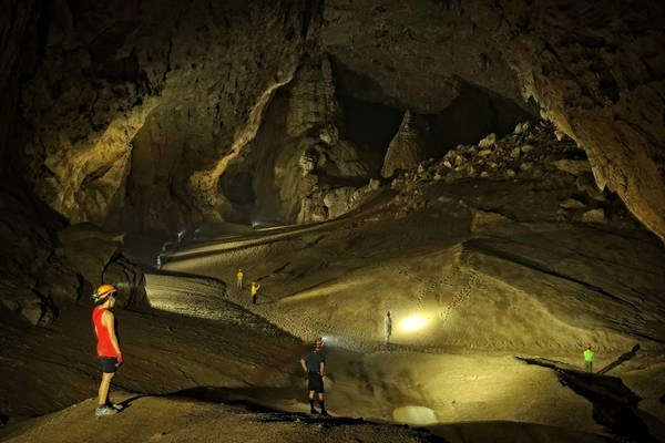 son-doong-dep-thon-thuc-qua-ong-kinh-du-khach-viet-ivivu-15
