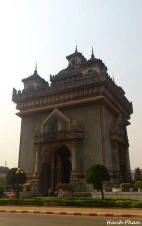 Khải hoàn môn Patuxay. Vientiane-ivivu-3