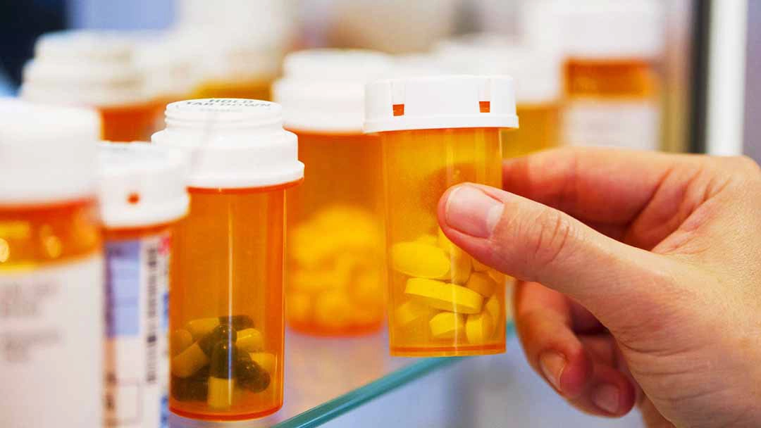 Adderall là một loại thuốc kê đơn có chứa hai thành phần amphetamine và dextroamphetamine