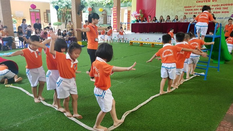 sự phát triển vận động của trẻ 3 tuổi