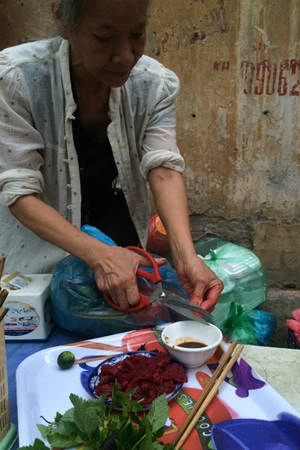 Sứa bà Ngữ - hàng sứa đỏ nổi tiếng ở Hà Nội. Ảnh: Parsley. Sứa bà Ngữ - hàng sứa đỏ nổi tiếng ở Hà Nội. Ảnh: Parsley.