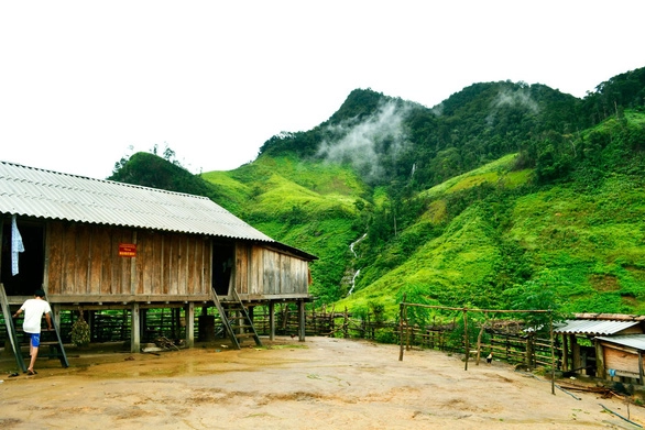 Nét đẹp của Tà Vờng còn đến từ những ngôi nhà sạch sẽ, ngăn nắp đến ngỡ ngàng - Ảnh: HOÀNG BÙI Nét đẹp của Tà Vờng còn đến từ những ngôi nhà sạch sẽ, ngăn nắp đến ngỡ ngàng - Ảnh: HOÀNG BÙI