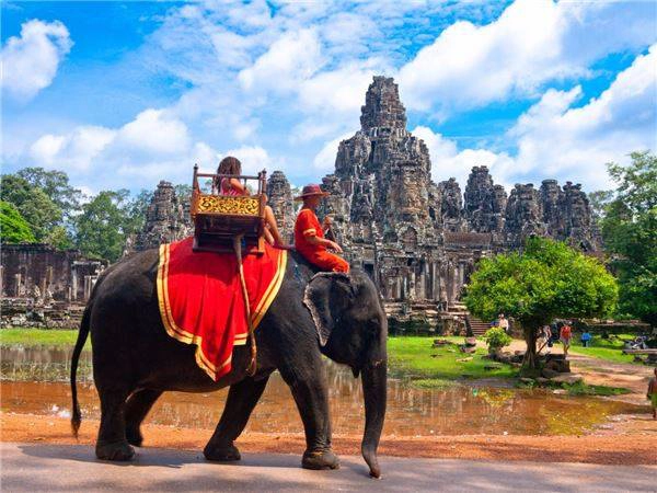 Angkor Wat cũng được xem là một bản sao thu nhỏ của vũ trụ.
