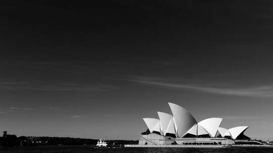 New Century Global Center  có thể chứa 20 nhà hát Opera Sydney