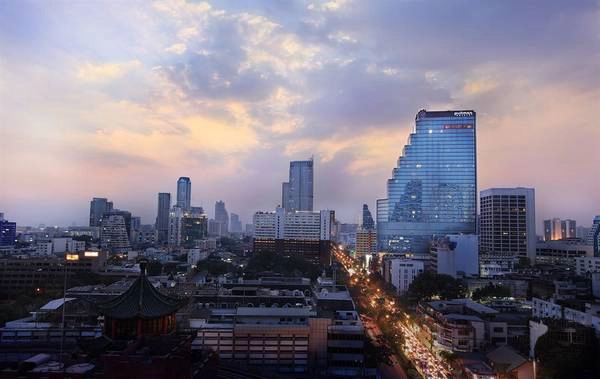 Pullman Bangkok Hotel G nhìn từ bên ngoài